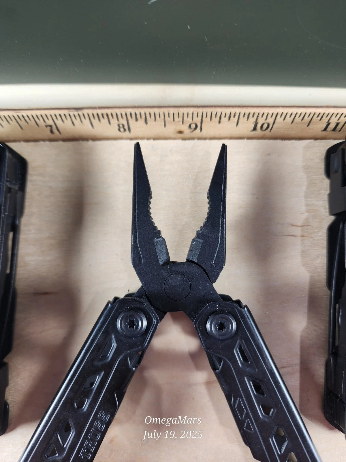 Gerber Truss 17-in-1 Multi Tool One(1) good - great conditions! Black NO Sheath